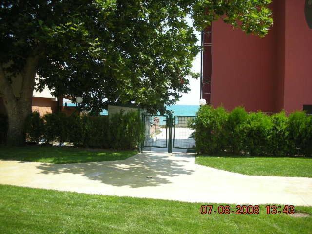 Oasis Suites Apartments And Studios Ravda Exterior photo
